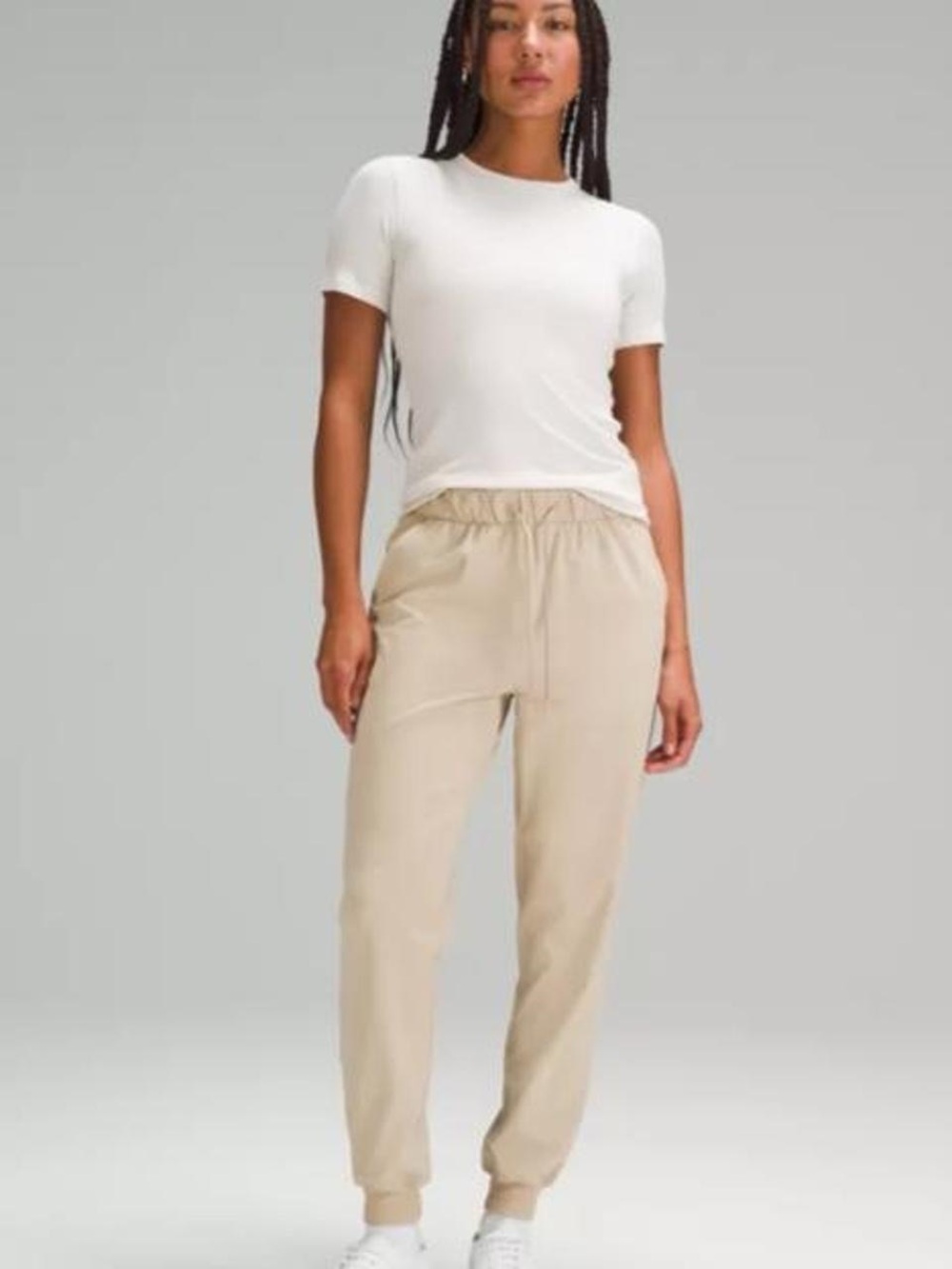 Lululemon stretch jogger in cream/tan ~ so soft